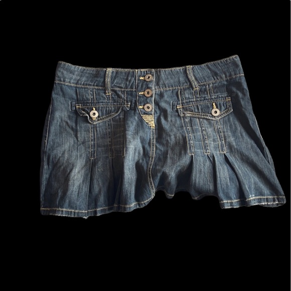 Y2K thrifted jean skirt *good condition* - Picture 3 of 3